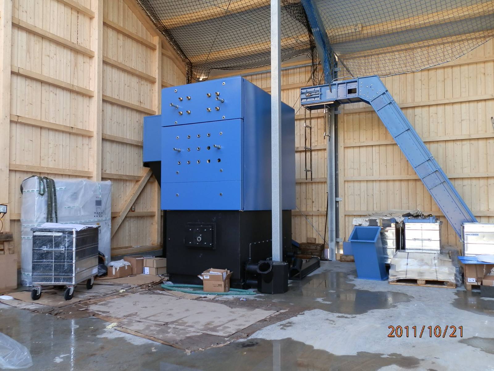 Aufbau der Hackschnitzelanlage im Heizwerk